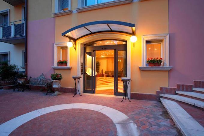 Aparthotel Residenza Carracci Boloňa Exteriér fotografie